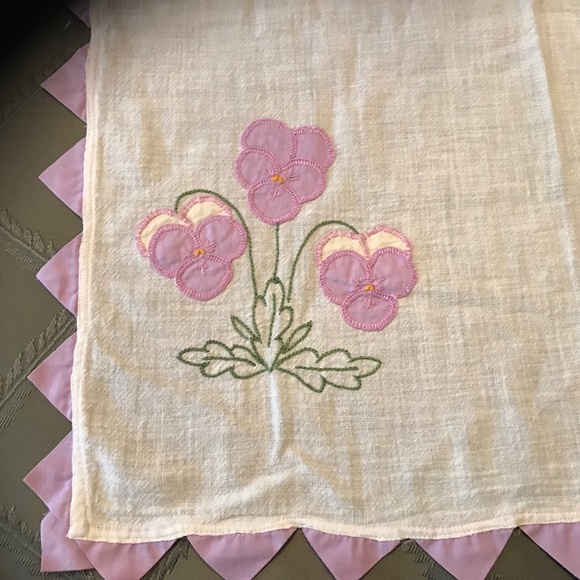 Vintage Linens - Picture 2 of 6